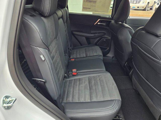 new 2025 Mitsubishi Outlander car, priced at $37,620