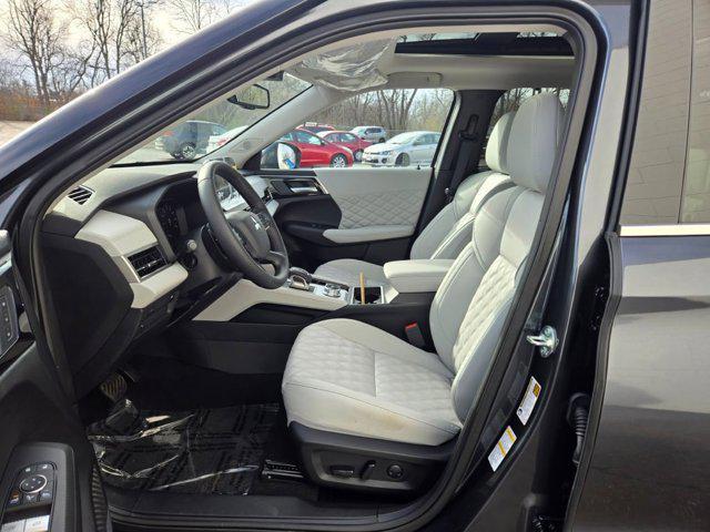 new 2024 Mitsubishi Outlander car, priced at $39,674