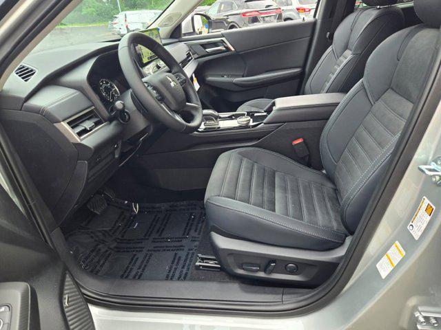 new 2025 Mitsubishi Outlander car, priced at $37,050