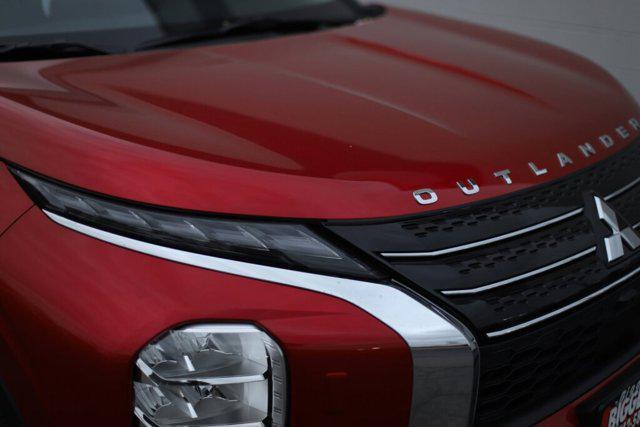 new 2024 Mitsubishi Outlander car, priced at $35,107