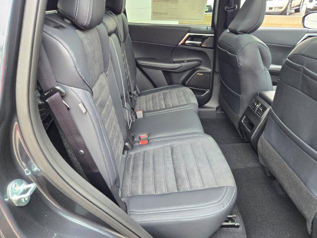 new 2025 Mitsubishi Outlander car, priced at $41,200