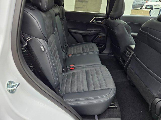 new 2025 Mitsubishi Outlander car, priced at $41,795