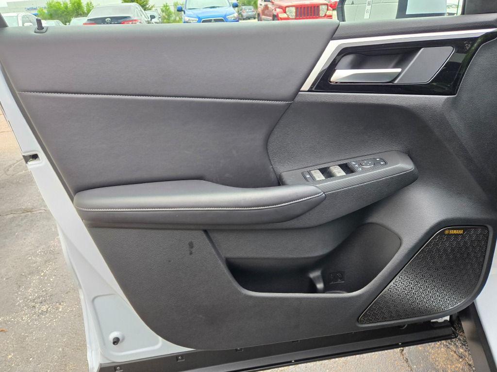 new 2025 Mitsubishi Outlander car, priced at $38,041