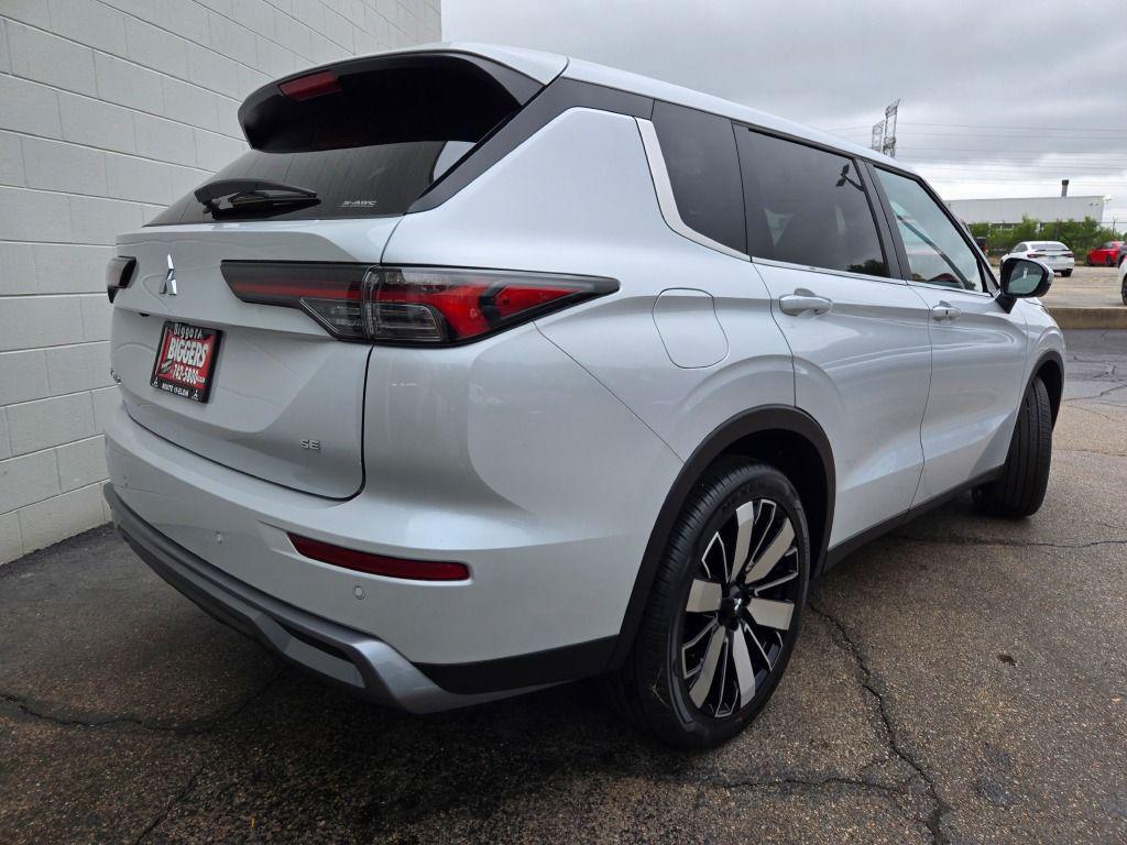 new 2025 Mitsubishi Outlander car, priced at $38,041