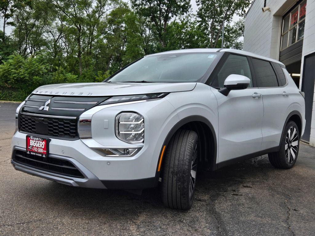 new 2025 Mitsubishi Outlander car, priced at $38,041