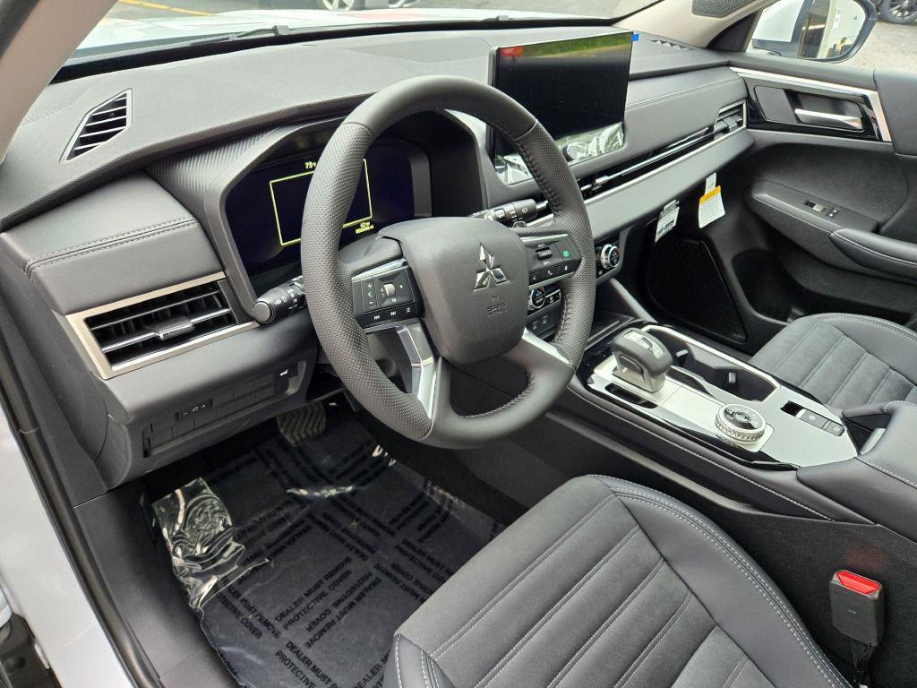 new 2025 Mitsubishi Outlander car, priced at $38,041