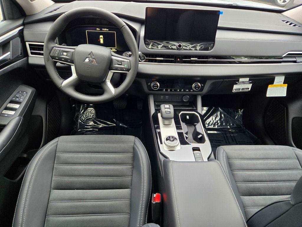 new 2025 Mitsubishi Outlander car, priced at $38,041