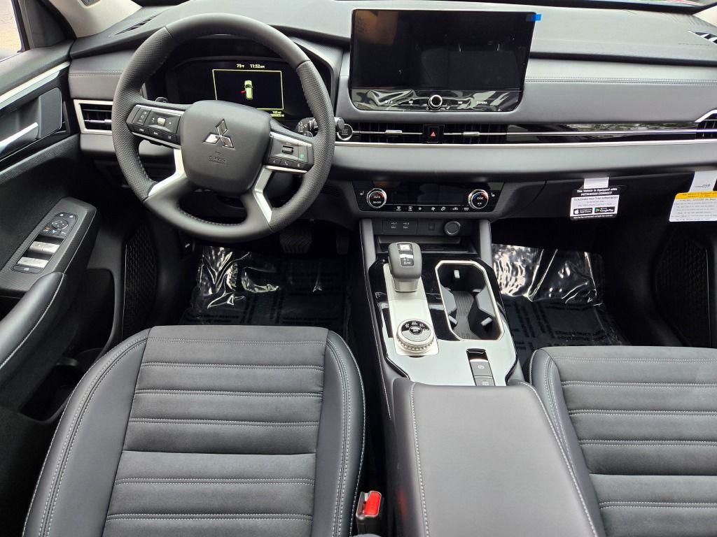 new 2025 Mitsubishi Outlander car, priced at $37,367