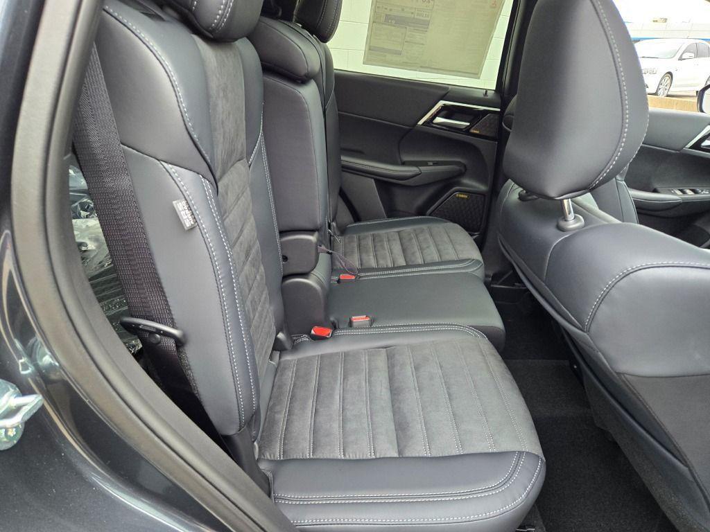 new 2025 Mitsubishi Outlander car, priced at $37,367