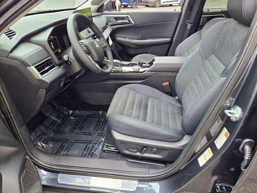 new 2025 Mitsubishi Outlander car, priced at $37,367