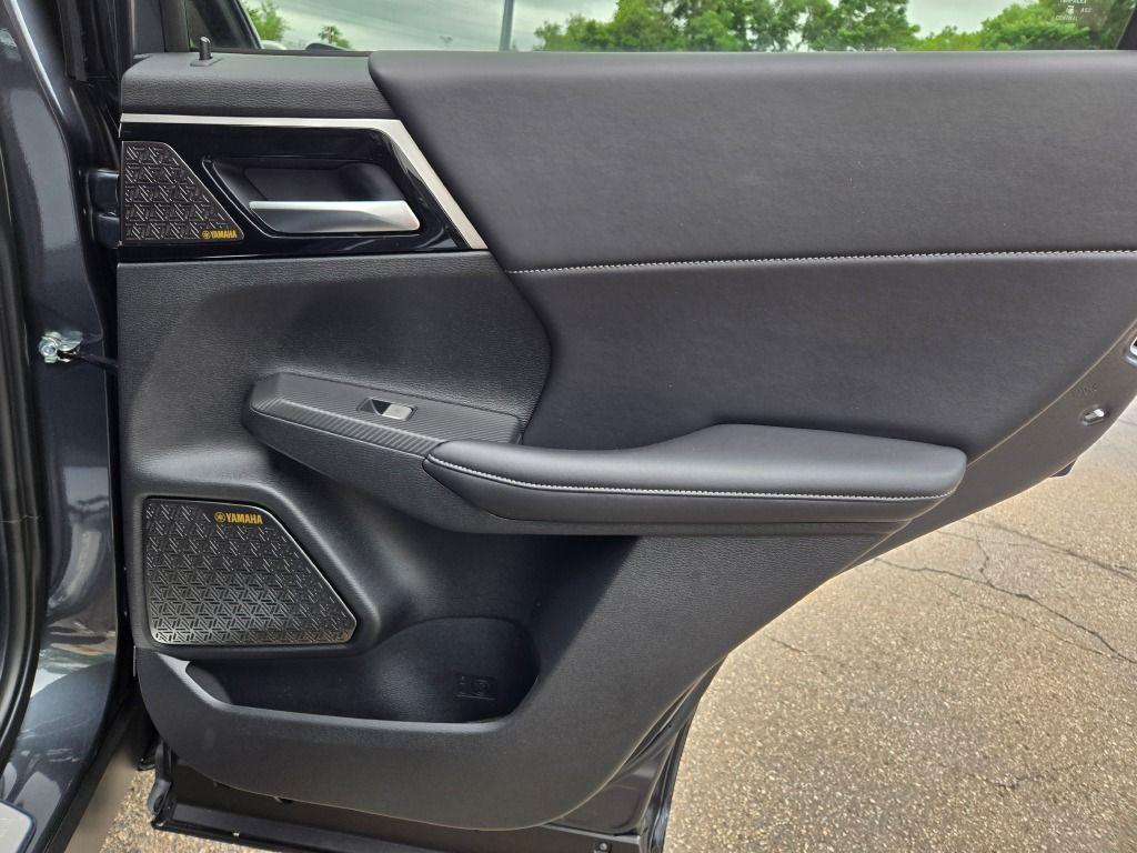 new 2025 Mitsubishi Outlander car, priced at $37,367