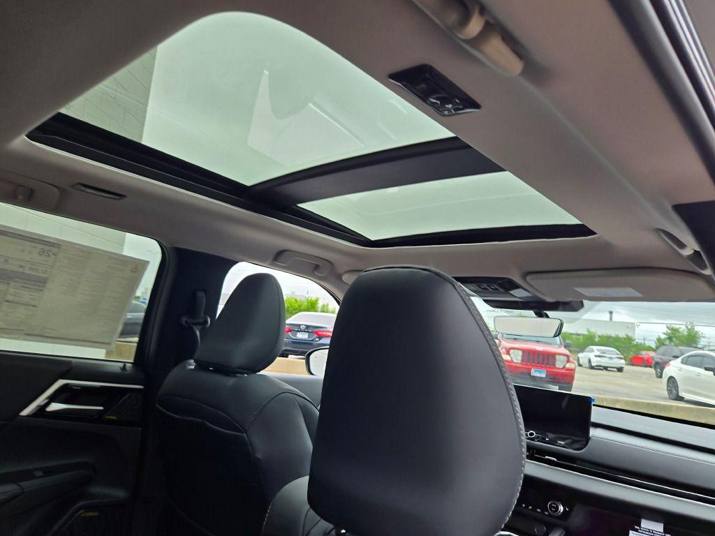 new 2025 Mitsubishi Outlander car, priced at $37,367