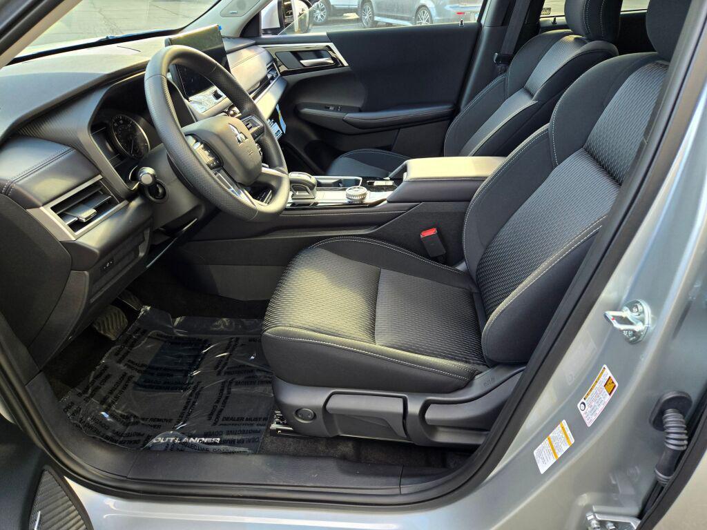 new 2025 Mitsubishi Outlander car, priced at $32,009