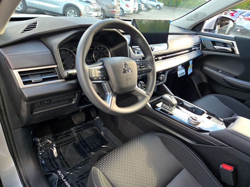 new 2025 Mitsubishi Outlander car, priced at $32,009