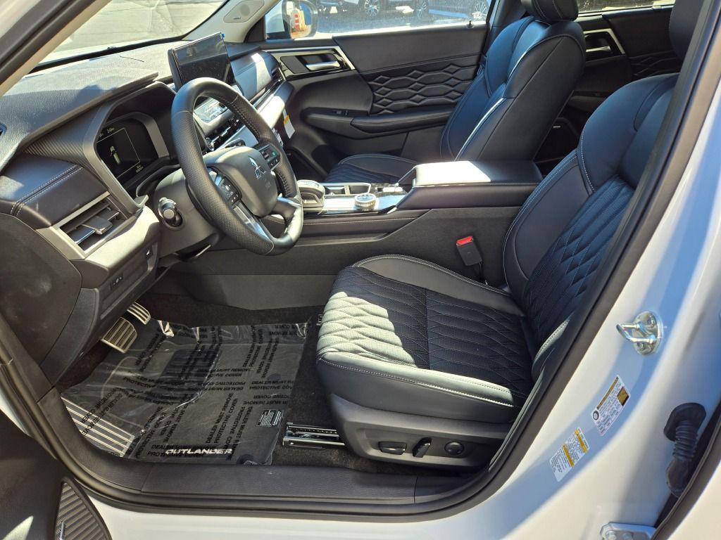 new 2025 Mitsubishi Outlander car, priced at $38,880