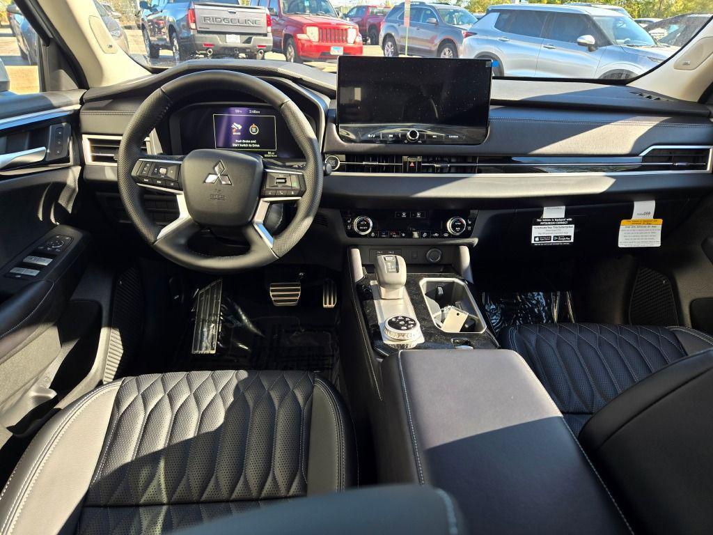 new 2025 Mitsubishi Outlander car, priced at $38,880