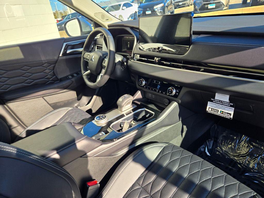 new 2025 Mitsubishi Outlander car, priced at $38,880