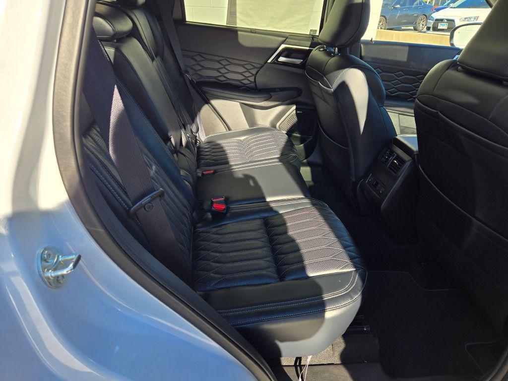 new 2025 Mitsubishi Outlander car, priced at $38,880