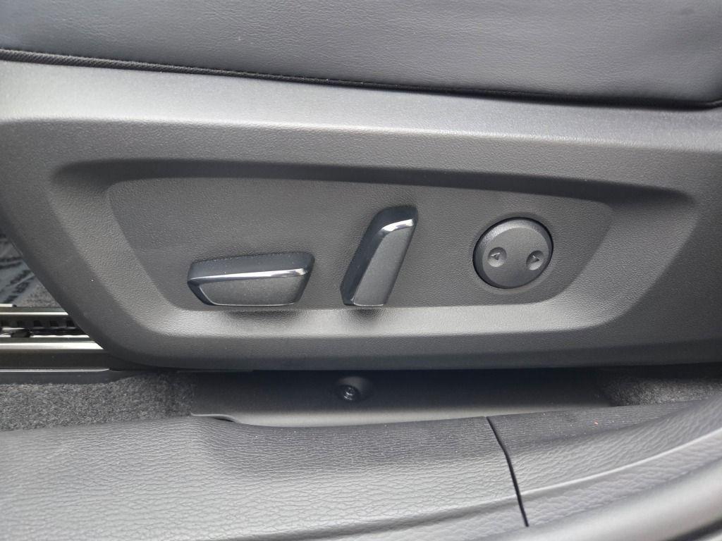 new 2025 Mitsubishi Outlander car, priced at $38,041