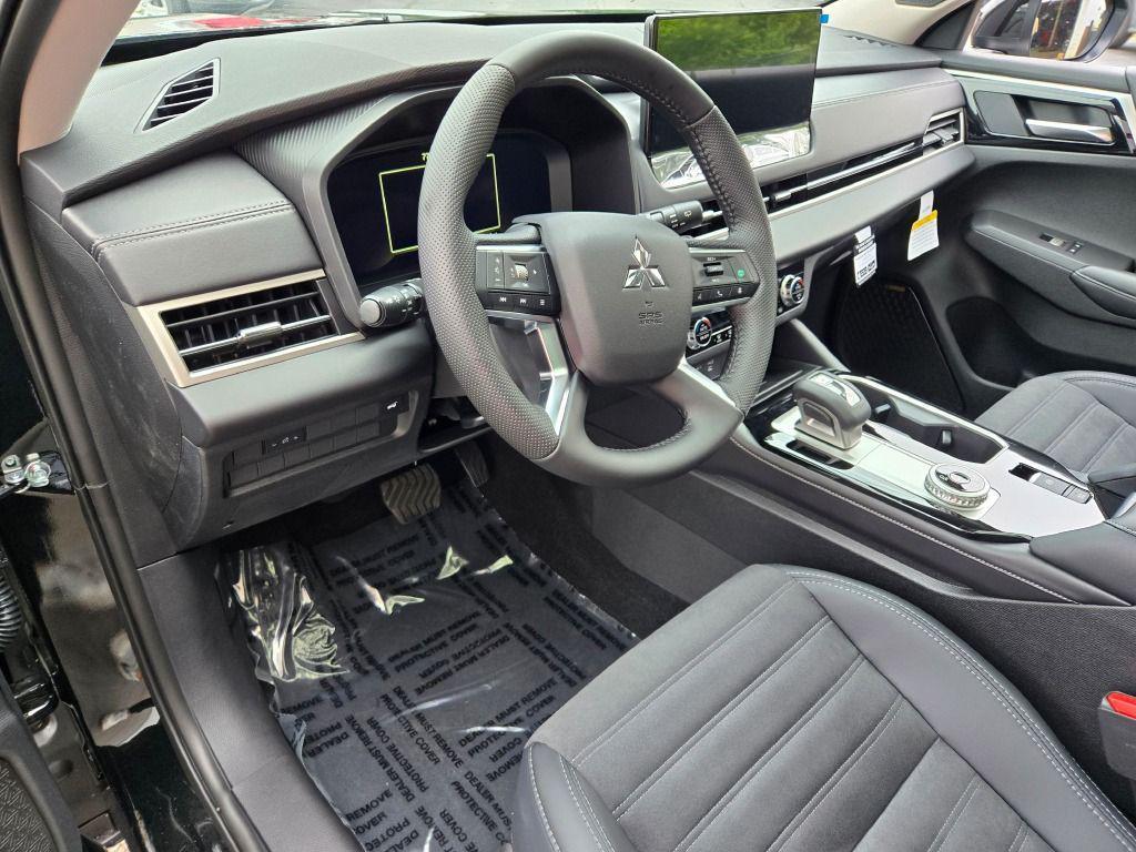 new 2025 Mitsubishi Outlander car, priced at $38,041