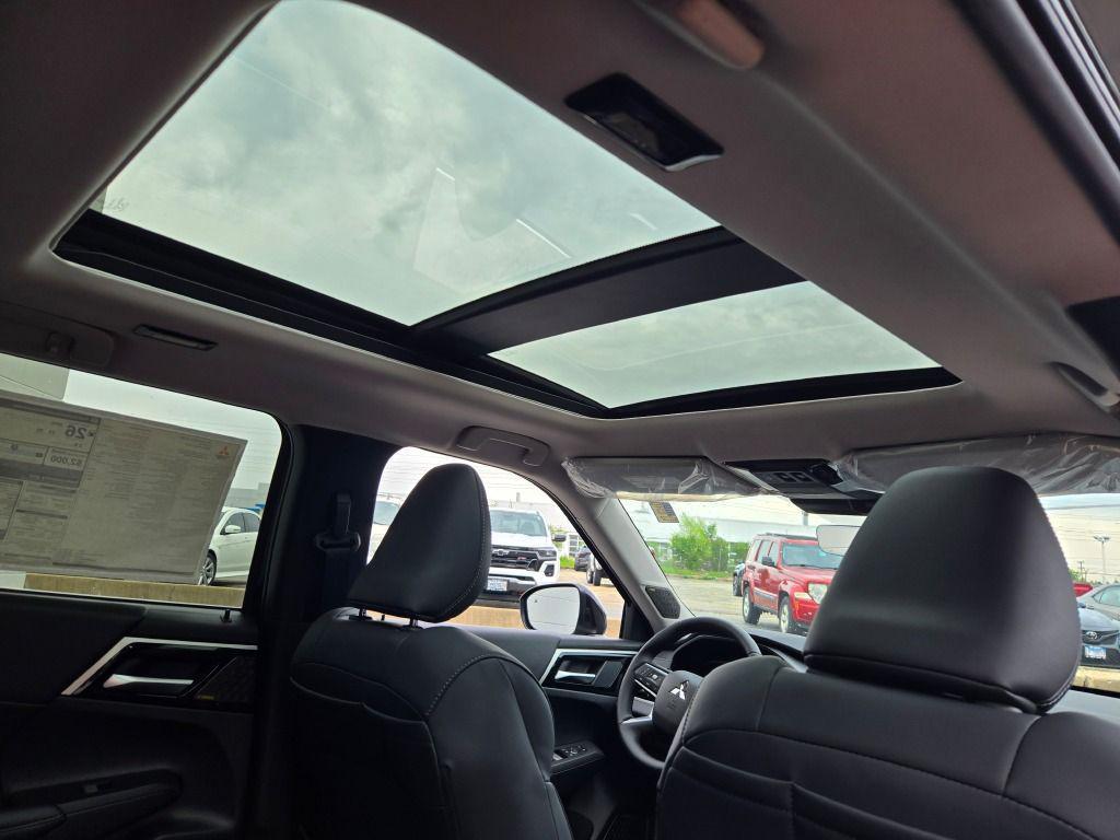 new 2025 Mitsubishi Outlander car, priced at $38,041