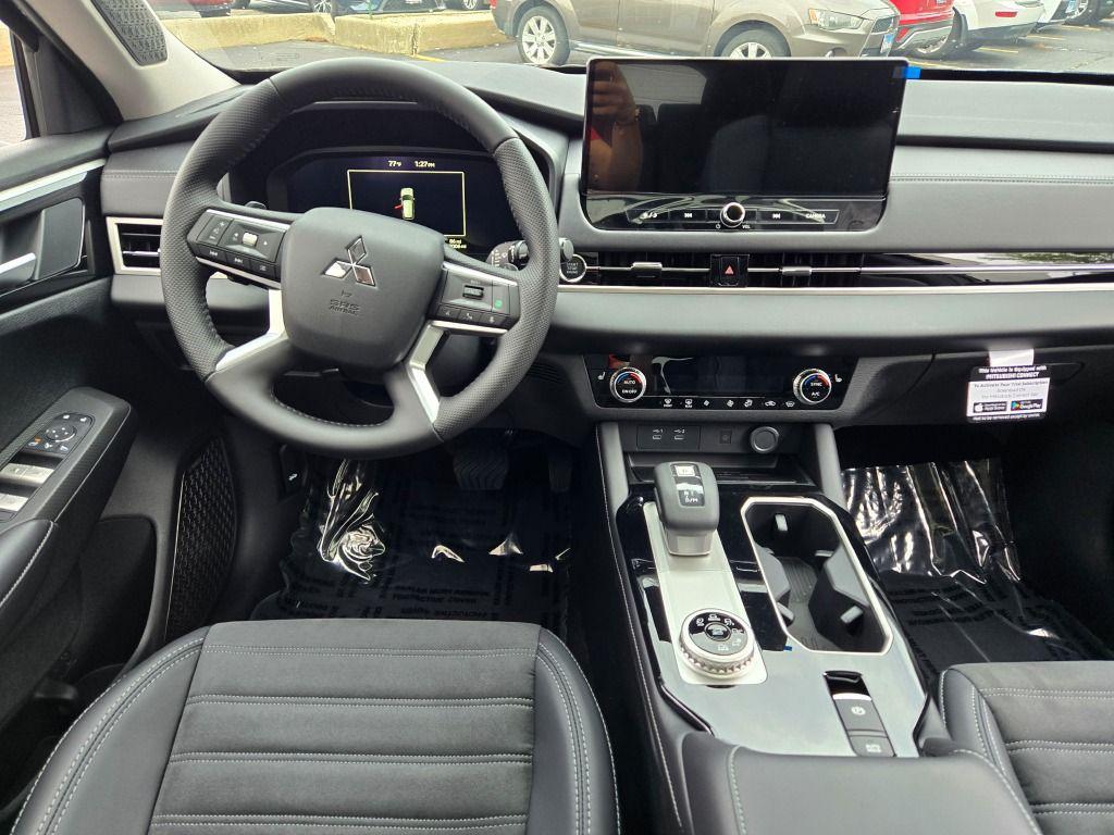new 2025 Mitsubishi Outlander car, priced at $38,041