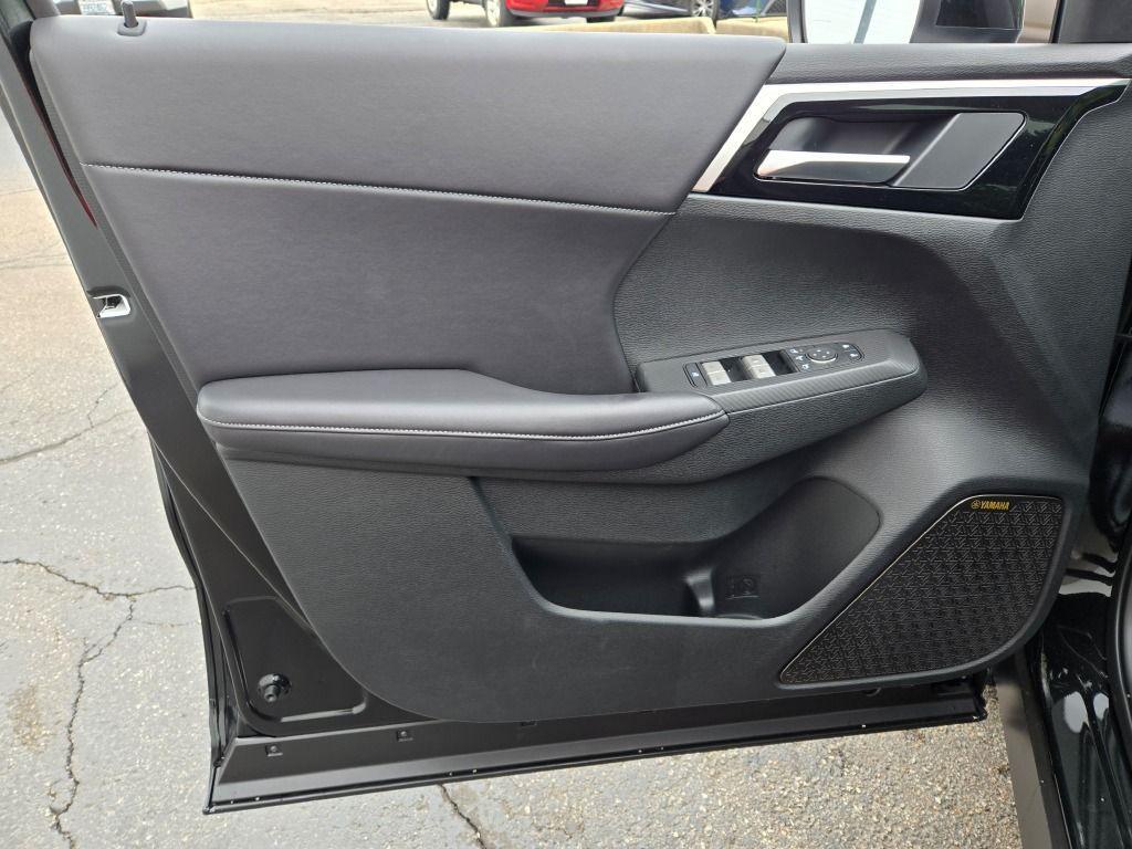 new 2025 Mitsubishi Outlander car, priced at $38,041