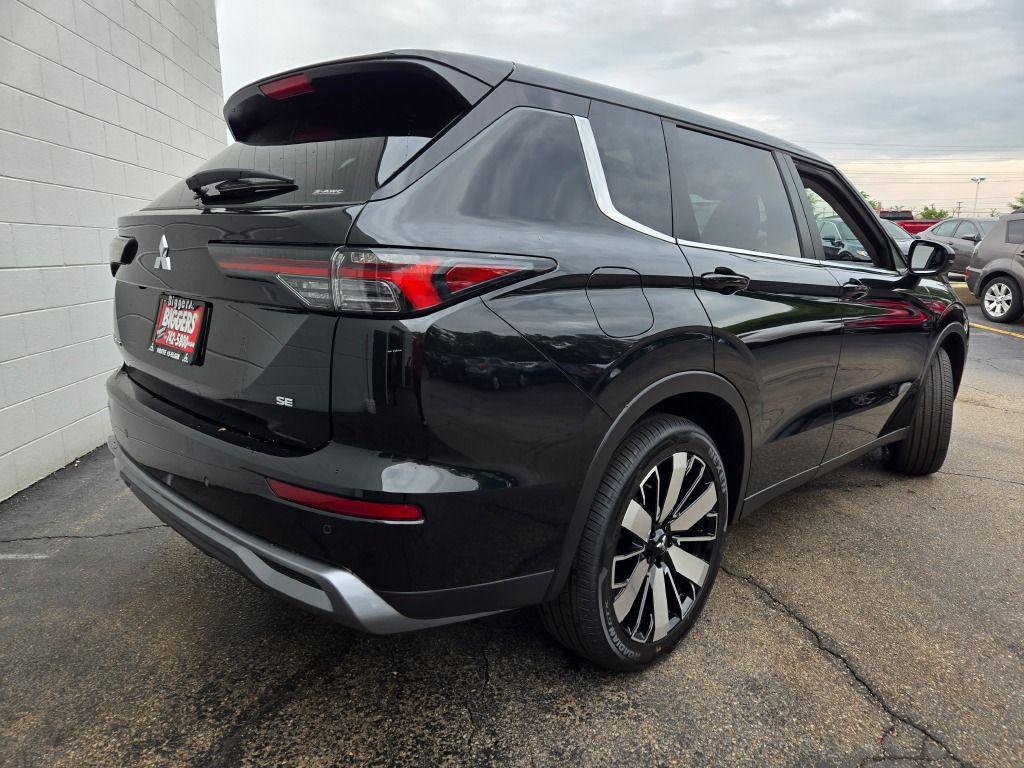 new 2025 Mitsubishi Outlander car, priced at $38,041