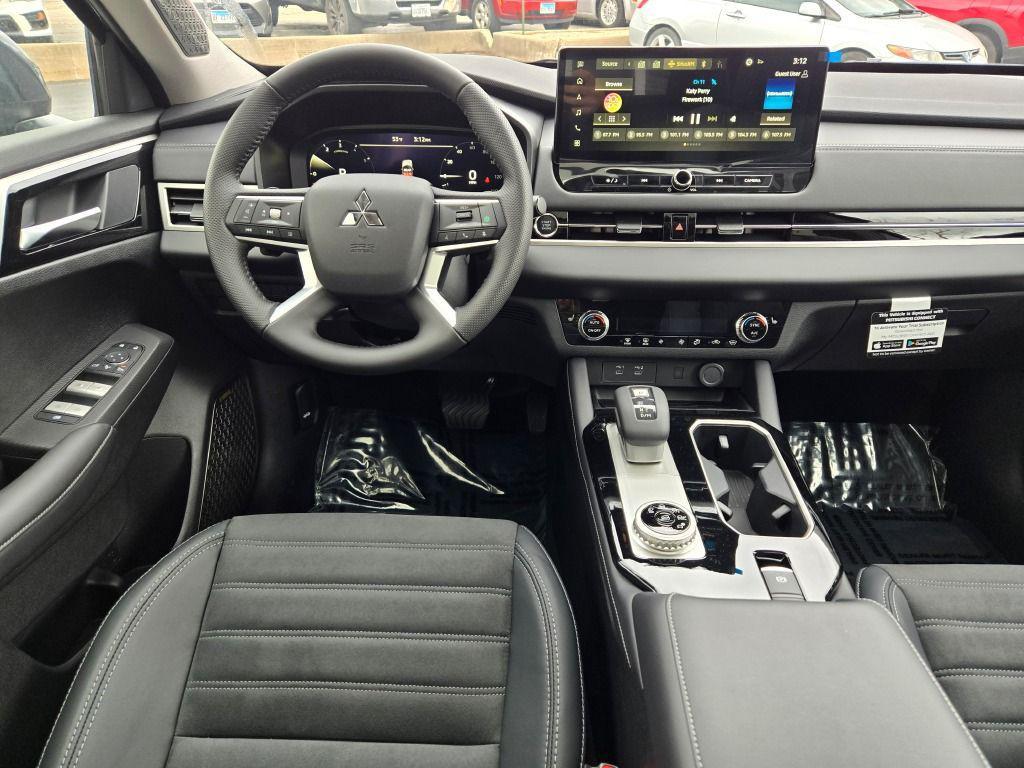 new 2025 Mitsubishi Outlander car, priced at $36,106