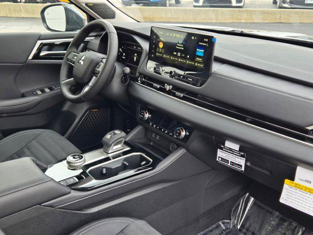 new 2025 Mitsubishi Outlander car, priced at $38,401