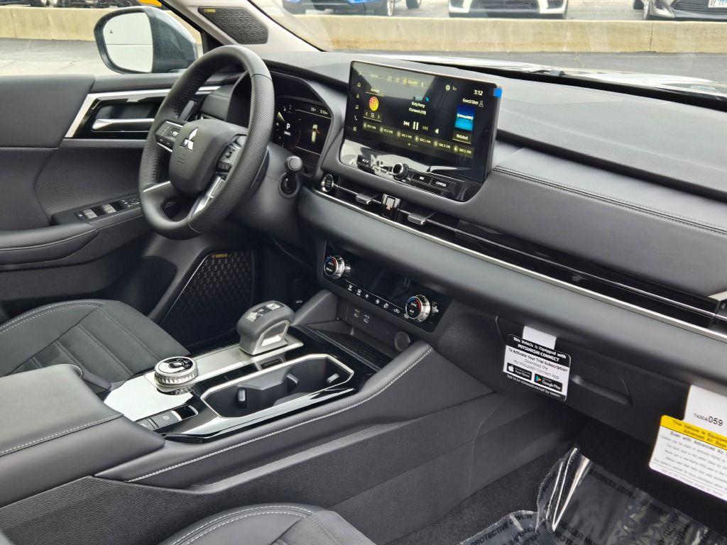 new 2025 Mitsubishi Outlander car, priced at $36,106