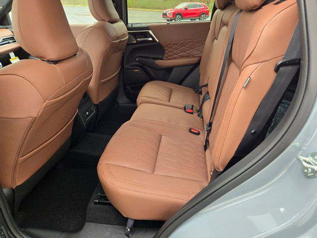 new 2025 Mitsubishi Outlander car, priced at $43,862