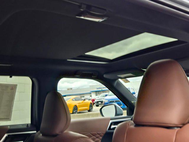 new 2025 Mitsubishi Outlander car, priced at $43,862