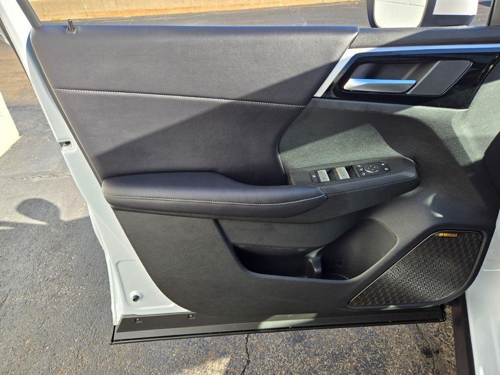 new 2025 Mitsubishi Outlander car, priced at $36,852