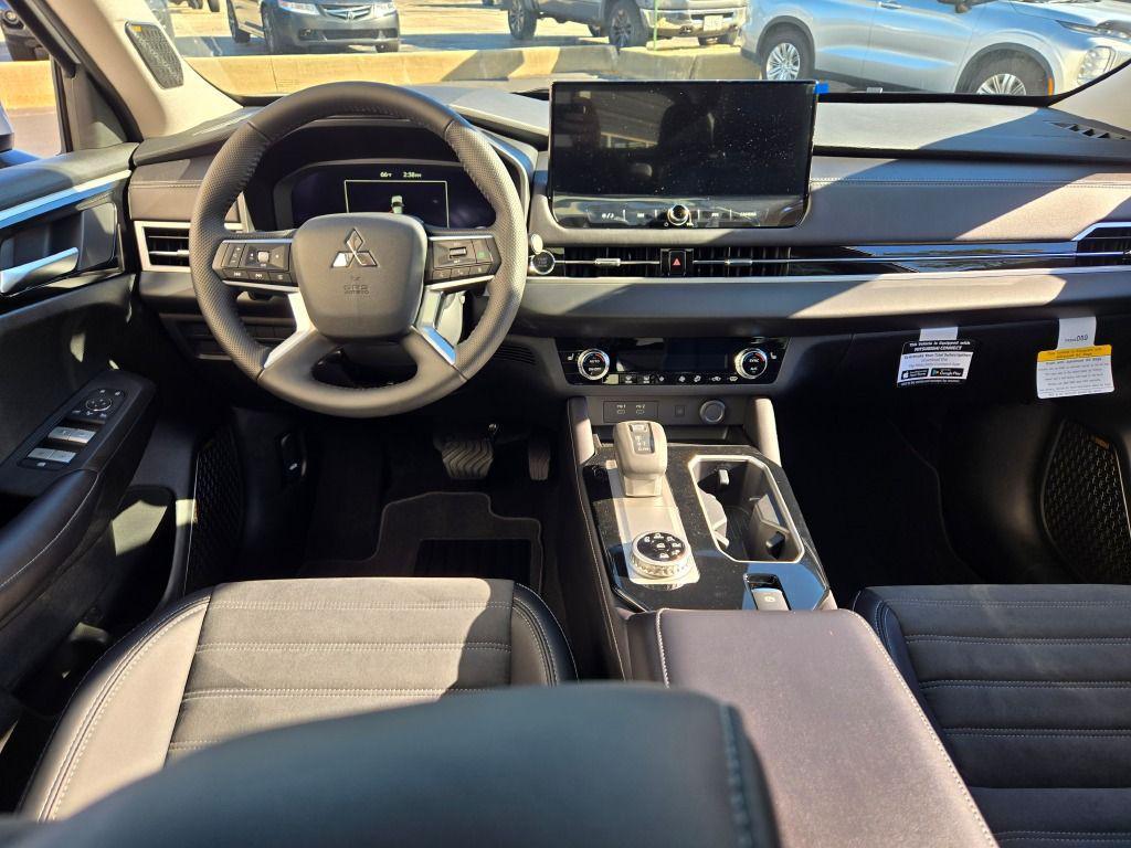 new 2025 Mitsubishi Outlander car, priced at $36,852