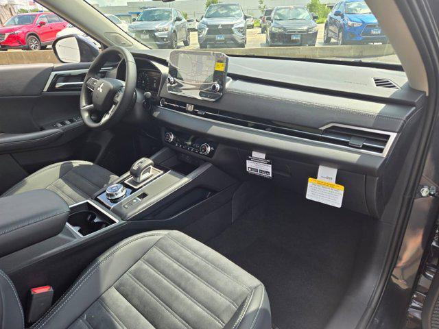 new 2024 Mitsubishi Outlander car, priced at $38,045