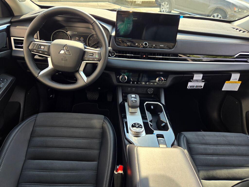 new 2025 Mitsubishi Outlander car, priced at $35,394