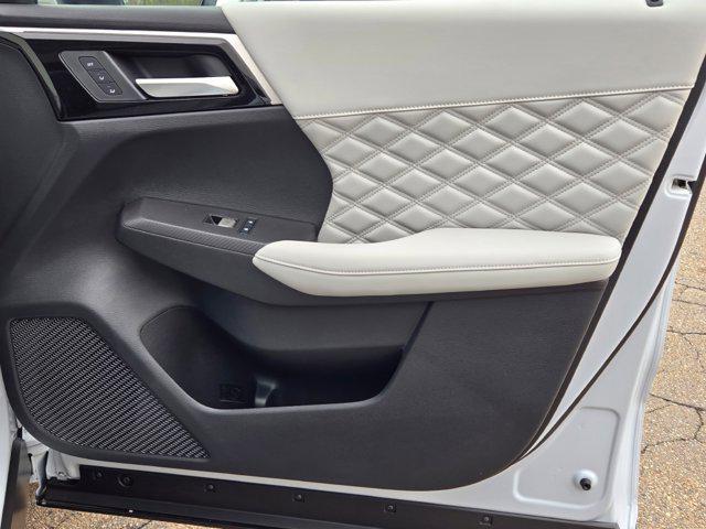 new 2025 Mitsubishi Outlander PHEV car, priced at $48,905