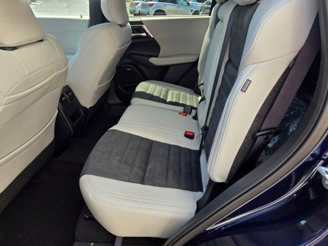 new 2025 Mitsubishi Outlander car, priced at $35,273