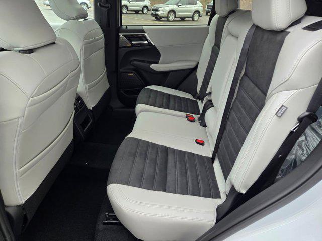 new 2025 Mitsubishi Outlander car, priced at $39,880