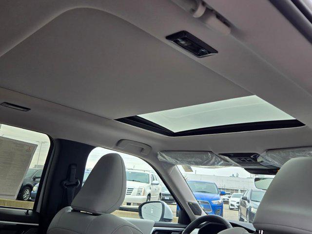 new 2025 Mitsubishi Outlander car, priced at $39,880