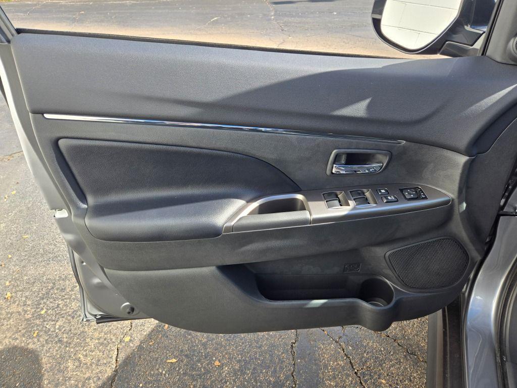 new 2025 Mitsubishi Outlander Sport car, priced at $30,046