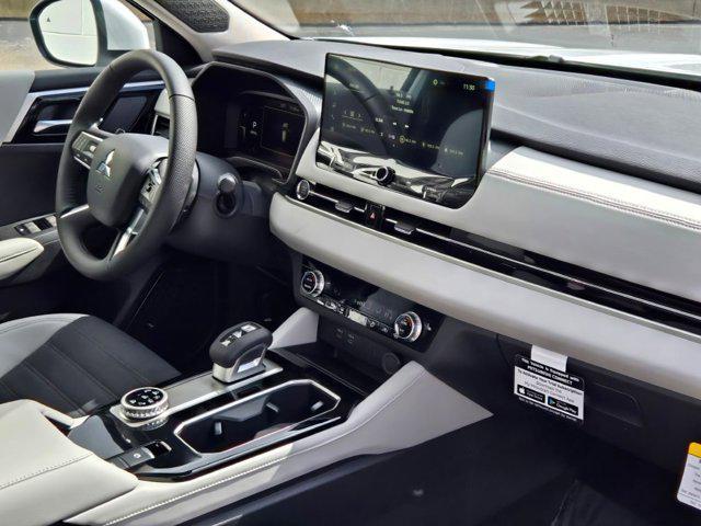new 2025 Mitsubishi Outlander car, priced at $40,445