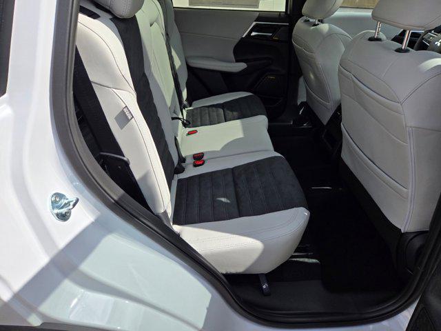 new 2025 Mitsubishi Outlander car, priced at $39,535