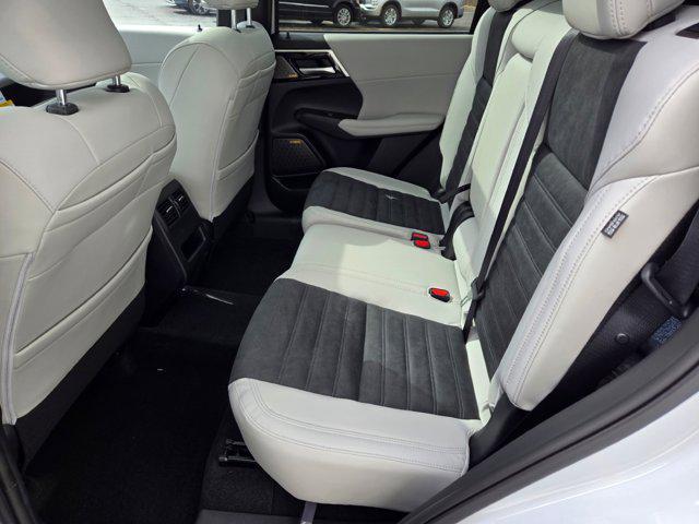 new 2025 Mitsubishi Outlander car, priced at $39,535
