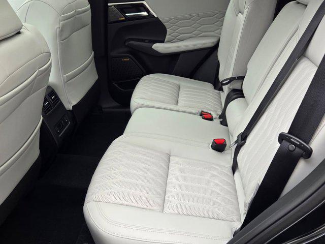 new 2025 Mitsubishi Outlander car, priced at $44,359