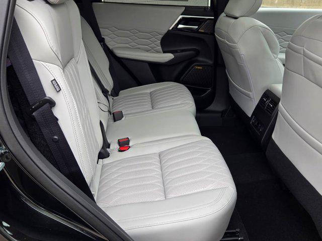 new 2025 Mitsubishi Outlander car, priced at $44,359