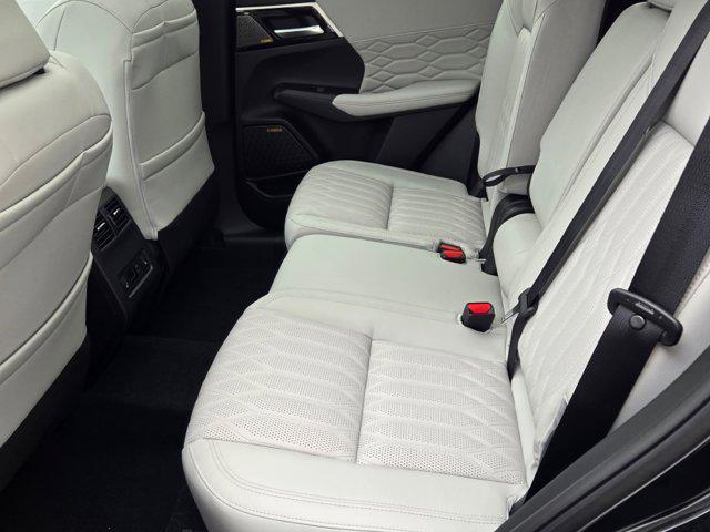 new 2025 Mitsubishi Outlander car, priced at $44,359