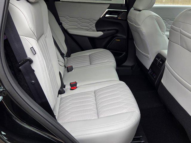 new 2025 Mitsubishi Outlander car, priced at $44,359