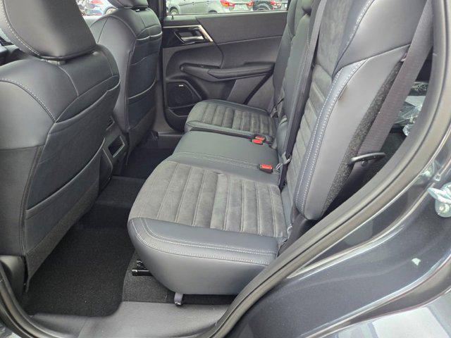 new 2025 Mitsubishi Outlander car, priced at $37,050